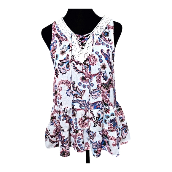 I.N. San Francisco Tops - I.N. SAN FRANCISCO Women's Sleeveless Floral  Ruffled Trim M